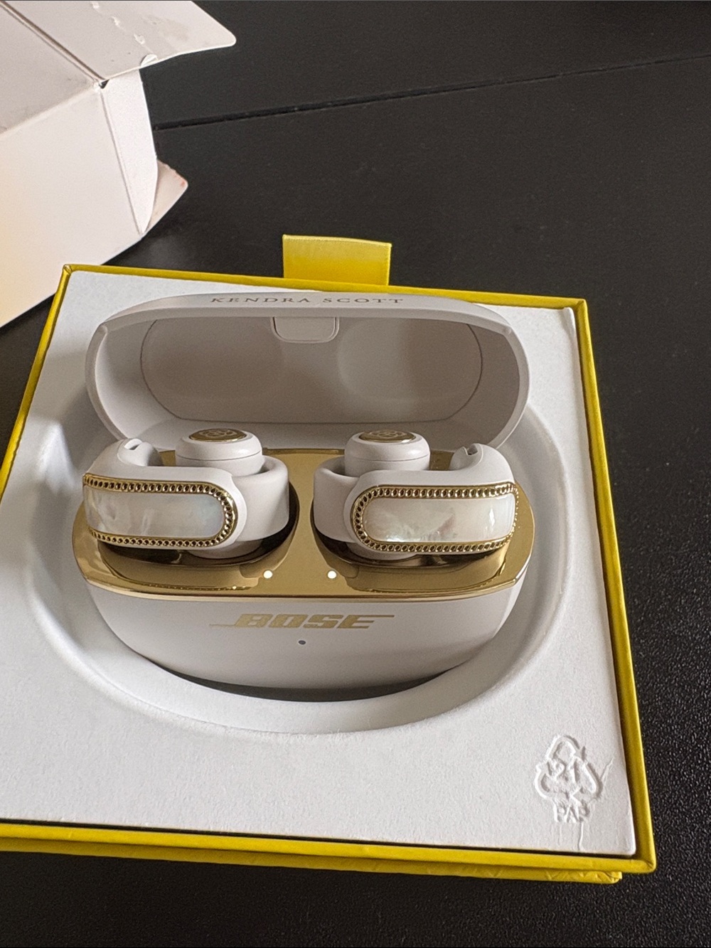 Kendra Scott x Bose White and Gold Wireless Earbuds